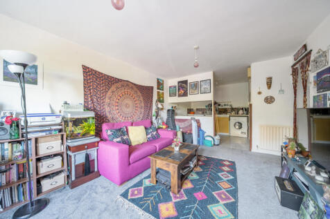 1362916-9-68e7865...