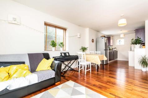 2 kitchenliving