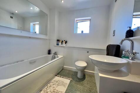 Main bathroom