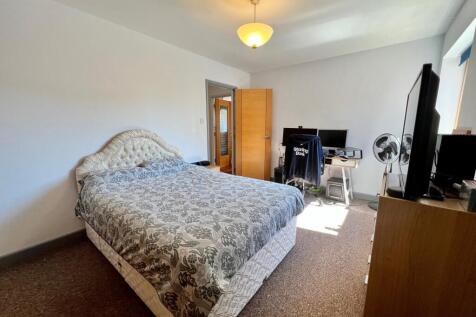 Main bedroom 2