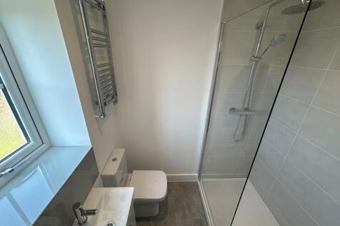 bed 2 ensuite