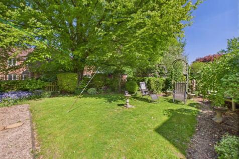 CAM02909G0-PR0393-STILL006