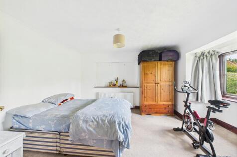 CAM02909G0-PR0429-STILL013
