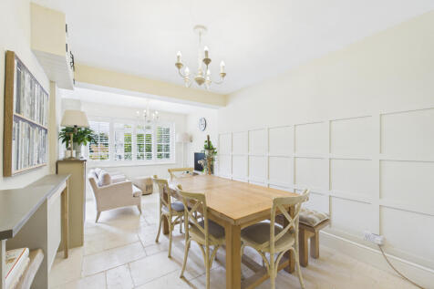 CAM01354G0-PR0600-STILL022