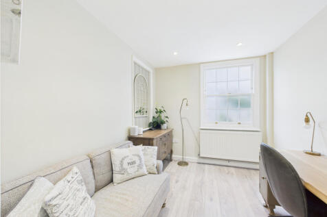 CAM01354G0-PR0600-STILL017