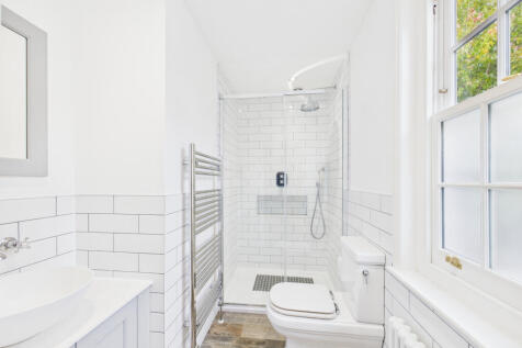 CAM01354G0-PR0600-STILL023