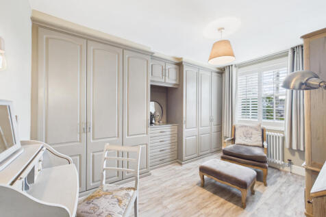 CAM01354G0-PR0600-STILL026