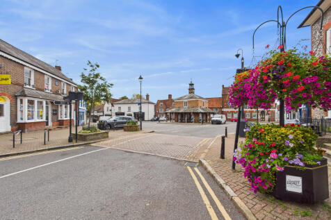 CAM01354G0-PR0600-STILL033