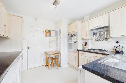 CAM01354G0-PR0607-STILL009