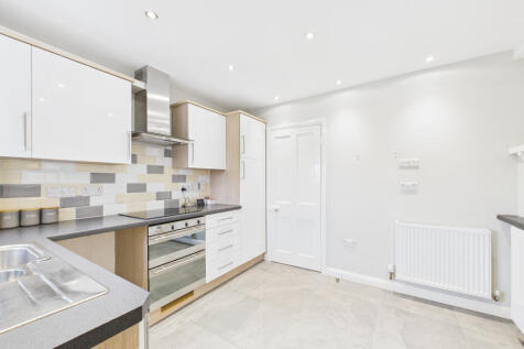 CAM02536G0-PR0022-STILL005