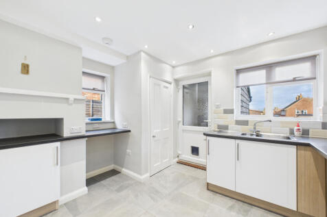 CAM02536G0-PR0022-STILL004