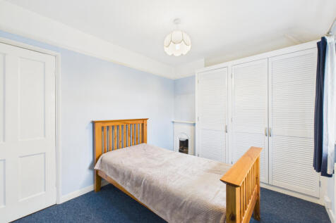 CAM02536G0-PR0022-STILL008