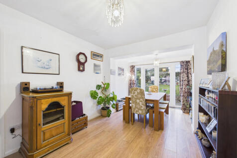 CAM01354G0-PR0617-STILL013