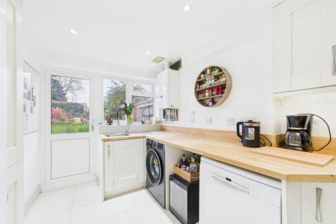 CAM01354G0-PR0617-STILL010