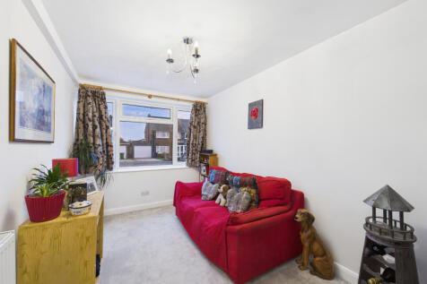 CAM01354G0-PR0617-STILL025