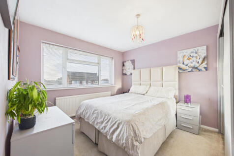 CAM01354G0-PR0617-STILL001