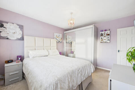 CAM01354G0-PR0617-STILL002