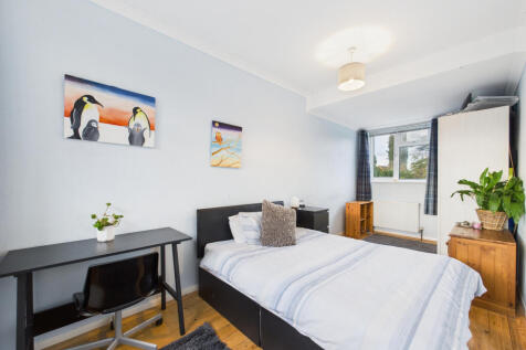 CAM01354G0-PR0617-STILL006