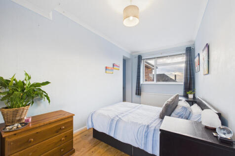 CAM01354G0-PR0617-STILL007