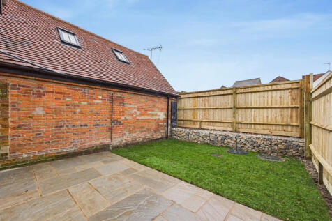 CAM01354G0-PR0620-STILL005