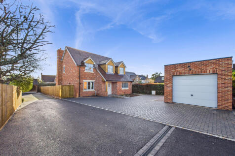 CAM01354G0-PR0625-STILL023