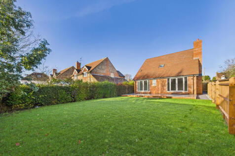 CAM01354G0-PR0625-STILL020