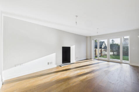 CAM01354G0-PR0625-STILL006