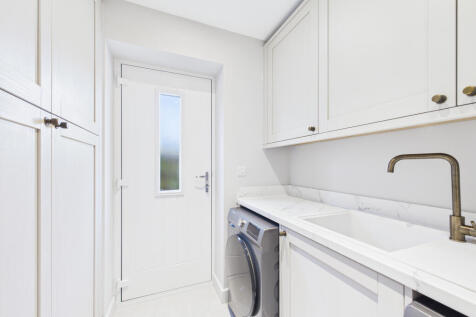 CAM01354G0-PR0625-STILL004