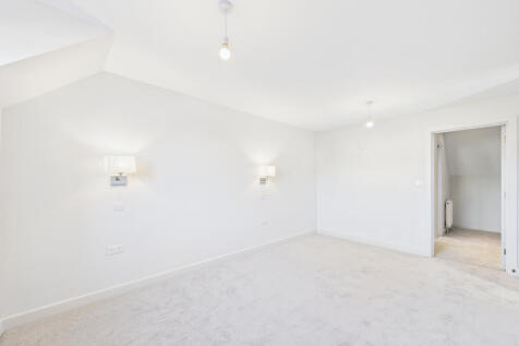 CAM01354G0-PR0625-STILL011