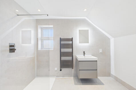 CAM01354G0-PR0625-STILL012