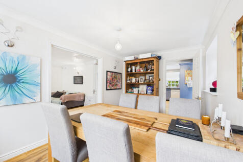 CAM01354G0-PR0601-STILL016