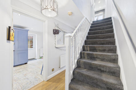 CAM01354G0-PR0601-STILL025