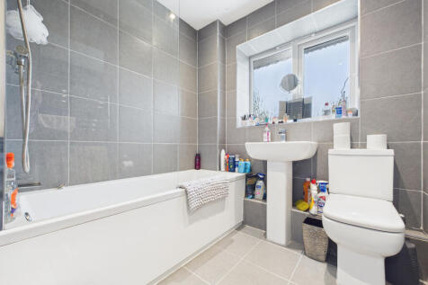 CAM01354G0-PR0601-STILL031