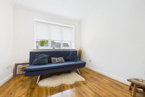 CAM01354G0-PR0601-STILL032