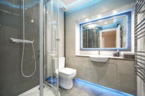 Bathroom.JPG