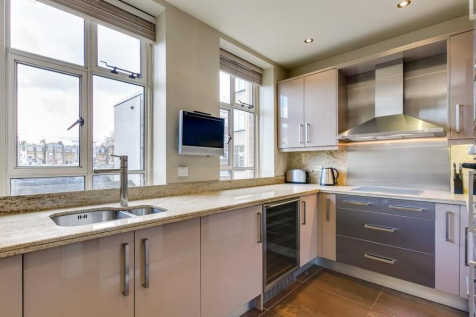 4 - 19 hyde park square 2 21.10.png