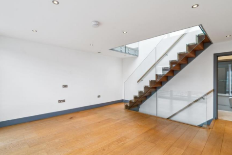 47 huntsworth mews 2 14.10.png