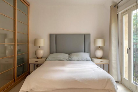 4 - 19 hyde park square 5 09.10.png