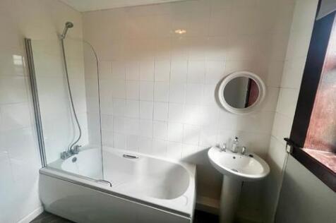 Bathroom (View 2)