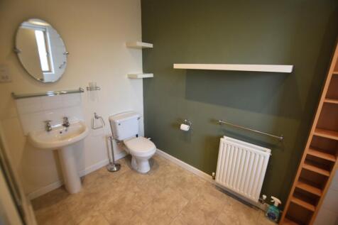 56 Enterprise Lane green bathroom