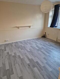 6 Millards Close bedroom 2
