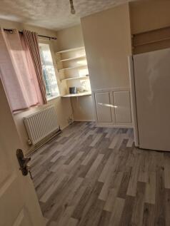 6 Millards Close bedroom