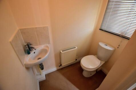 18 Babylon downstairs cloakroom