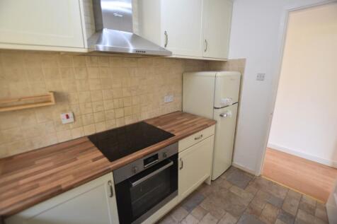 14 Hambleton Grove kitchen 2