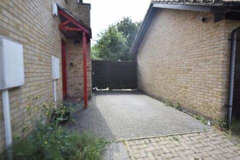 14 Hambleton Grove front 2