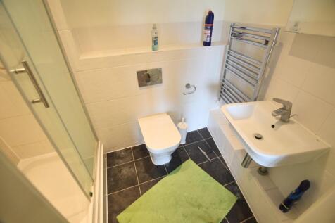 Flat 10 Postel House en-suite 2