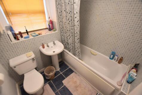 33 Kendall Place bathrrom