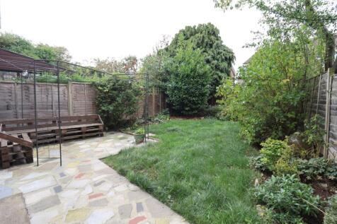 10 Byron garden