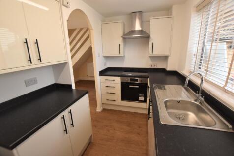 209 Arlott Crescent kitchen 3