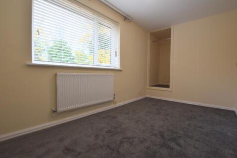 209 Arlott Crescent main bedroom